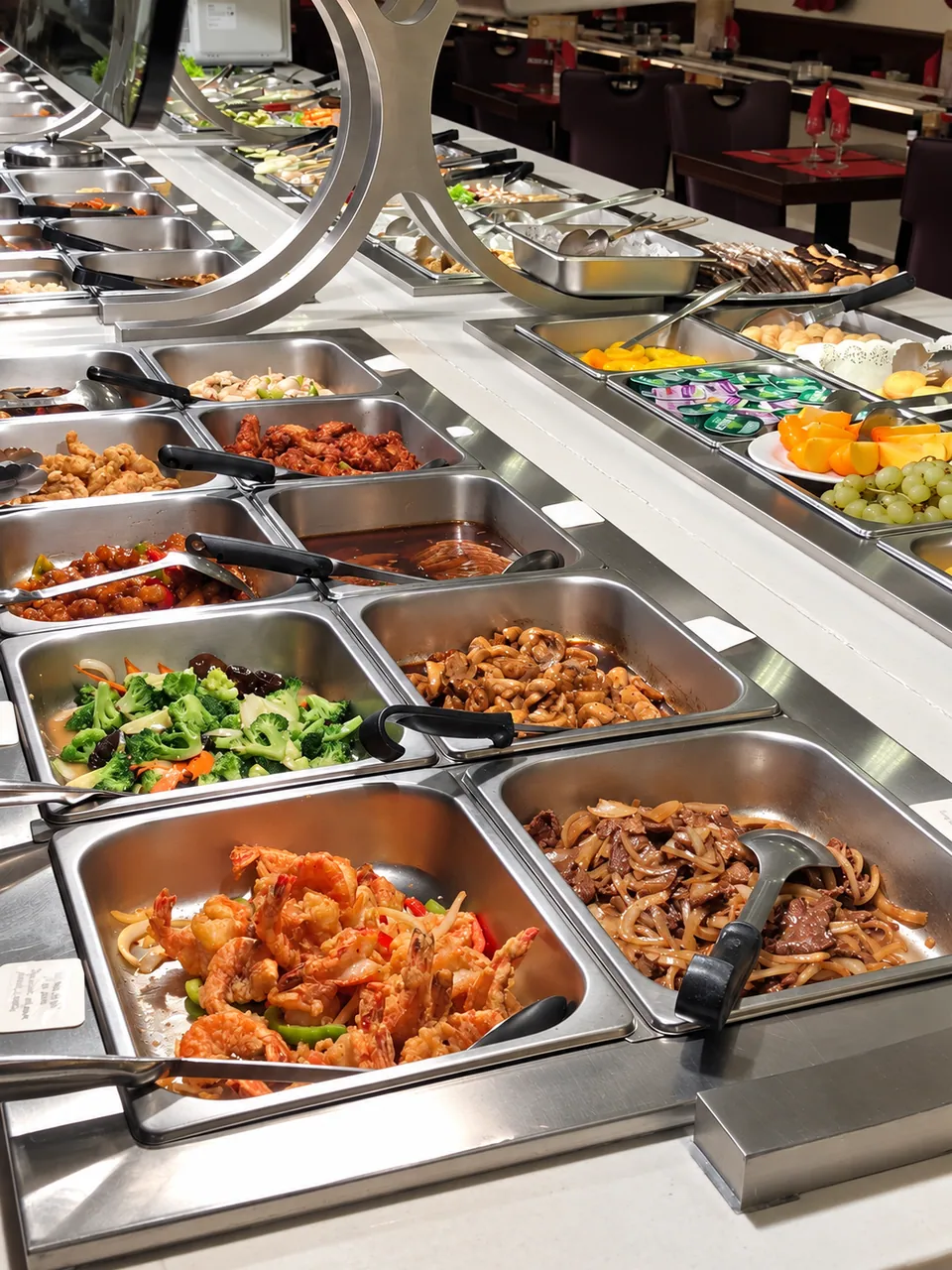 Hot buffet trays: broccoli, beef, chicken.